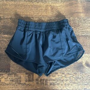 Lululemon Hotty Hot Shorts- Low Rise 2.5 Inch